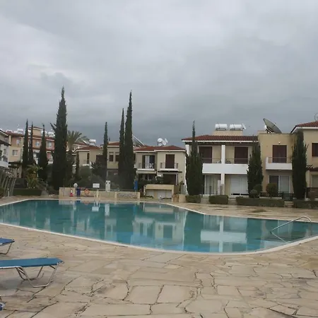 Cozy Anthea Holiday Paphos Apartament *